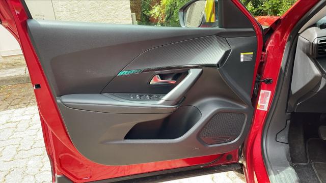 Peugeot 2008 image 6