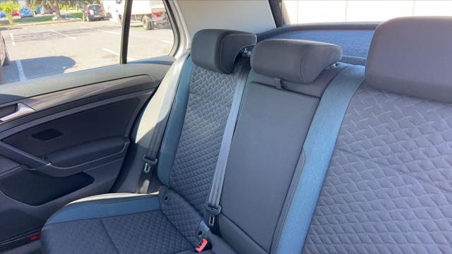 Volkswagen Golf image 9