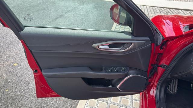 Alfa Romeo Giulia image 1