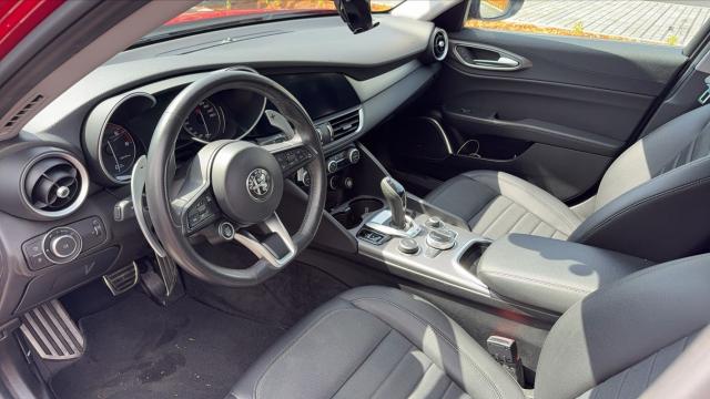 Alfa Romeo Giulia image 9