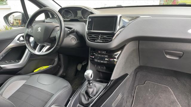 Peugeot 2008 image 3