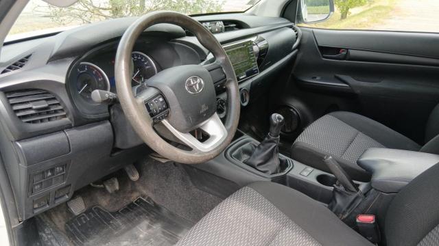 Toyota Hilux image 6