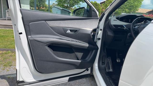 Peugeot 3008 image 3