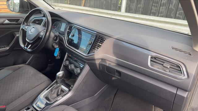Volkswagen T-Roc image 8