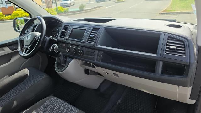 Volkswagen Transporter image 2