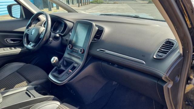 Renault Grand Scénic image 2