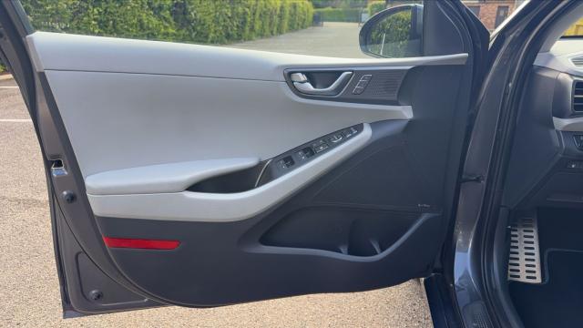 Hyundai Ioniq image 7