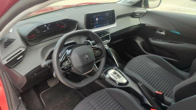 Peugeot 208 image 7