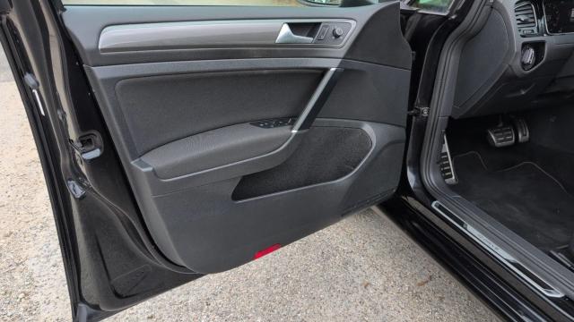 Volkswagen Golf image 8