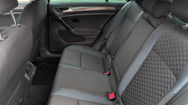 Volkswagen Golf image 4