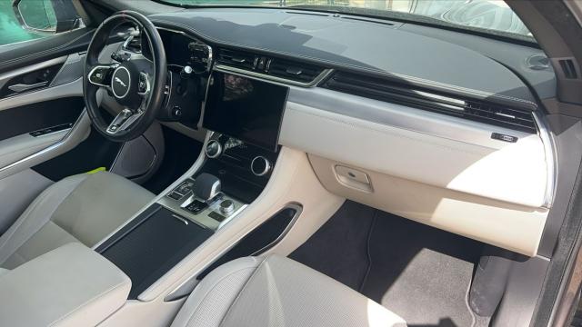 Jaguar F-Pace image 8