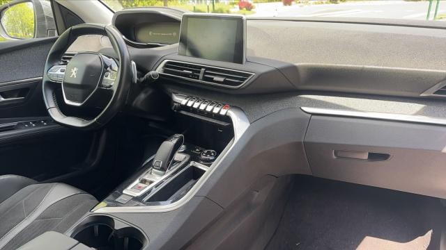 Peugeot 3008 image 2