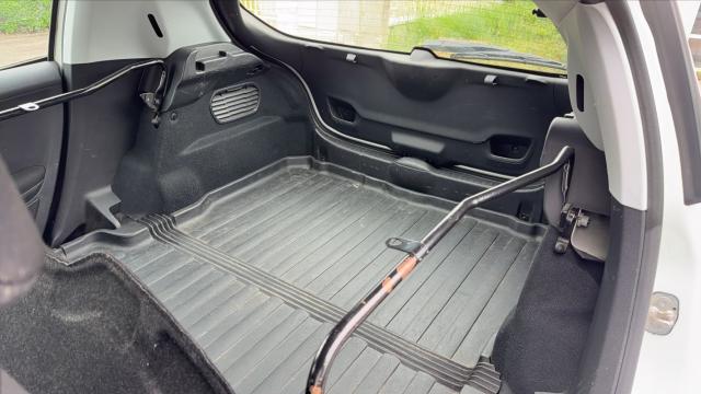 Peugeot 208 image 2