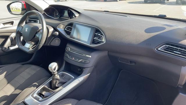 Peugeot 308 image 8