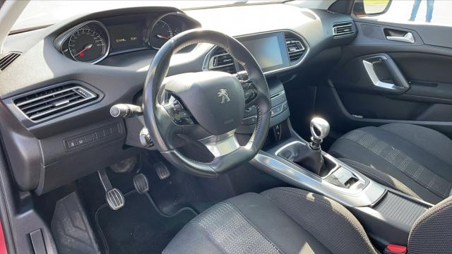 Peugeot 308 image 2