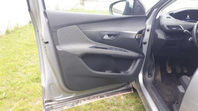 Peugeot 5008 image 4