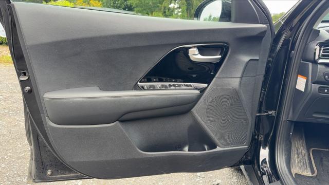 Kia Niro image 6