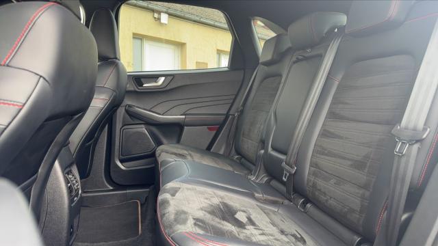 Ford Kuga image 1