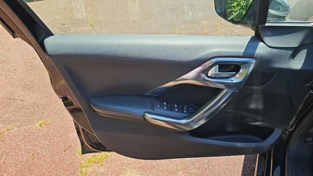 Peugeot 2008 image 4