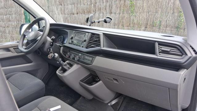 Volkswagen Transporter image 8
