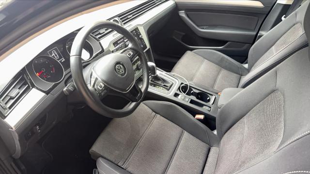Volkswagen Passat image 5