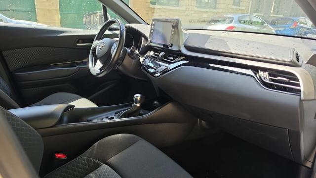 Toyota C-Hr image 5