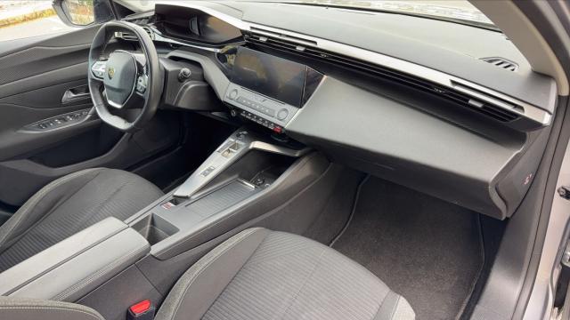 Peugeot 308 image 1