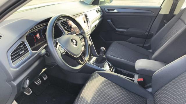 Volkswagen T-Roc image 3