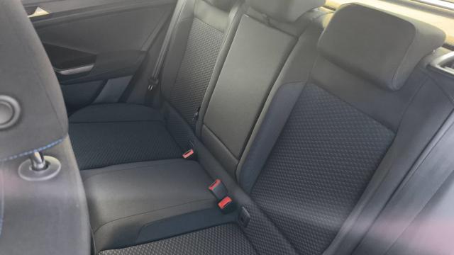 Volkswagen T-Roc image 6