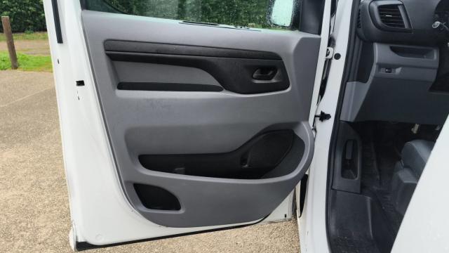 Citroen Jumpy image 8