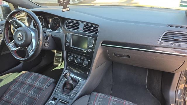 Volkswagen Golf image 6