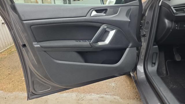 Peugeot 308 image 9