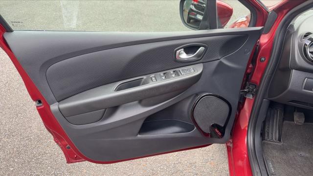 Renault Clio Estate image 2