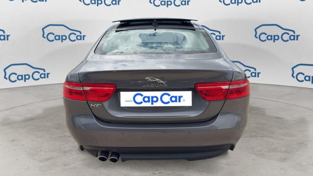 Jaguar Xe image 1
