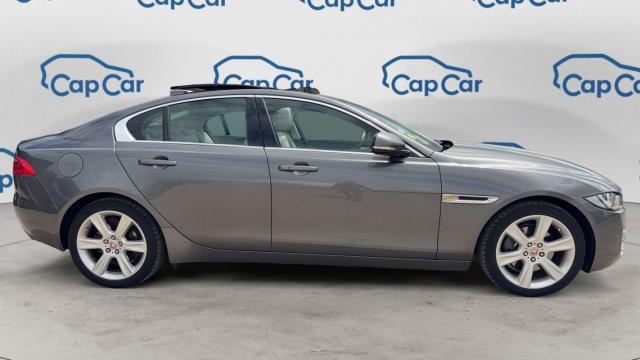 Jaguar Xe image 5