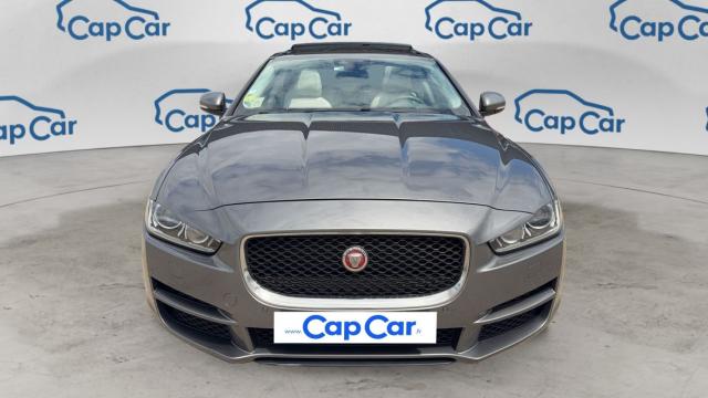 Jaguar Xe image 3