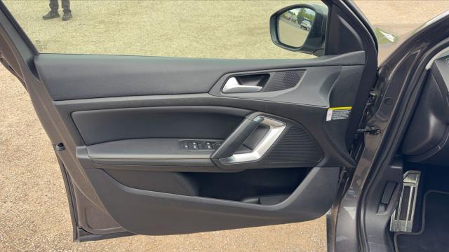 Peugeot 308 image 6
