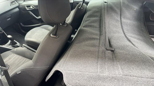 Peugeot 208 image 5