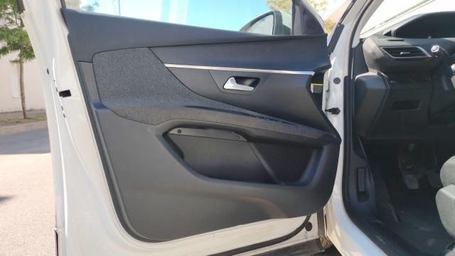 Peugeot 3008 image 9