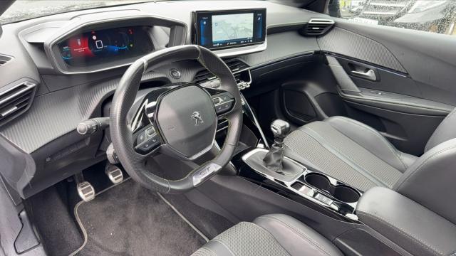 Peugeot 208 image 1