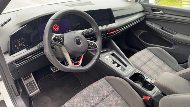 Volkswagen Golf image 2