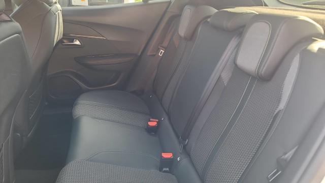 Peugeot 2008 image 9