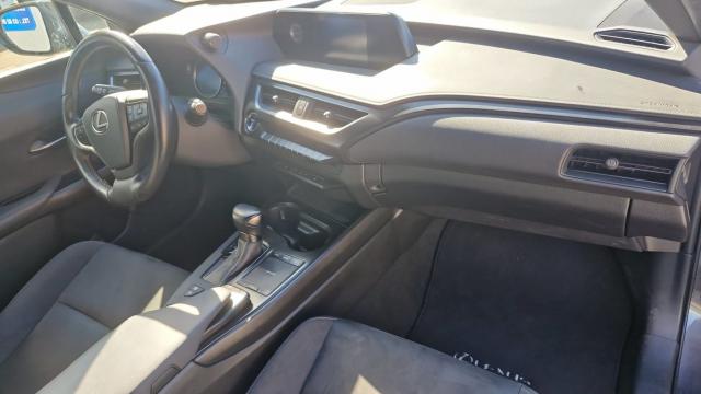 Lexus Ux image 2