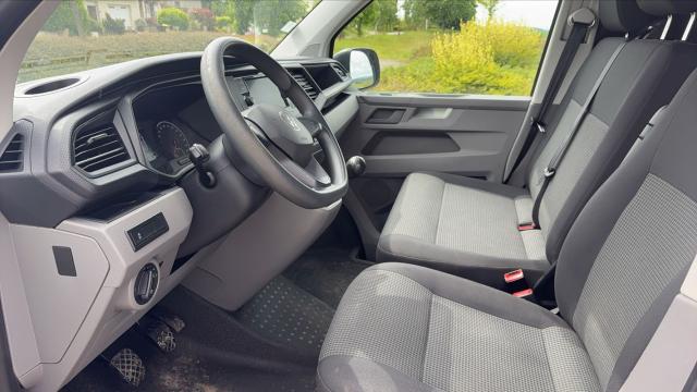 Volkswagen Transporter image 2