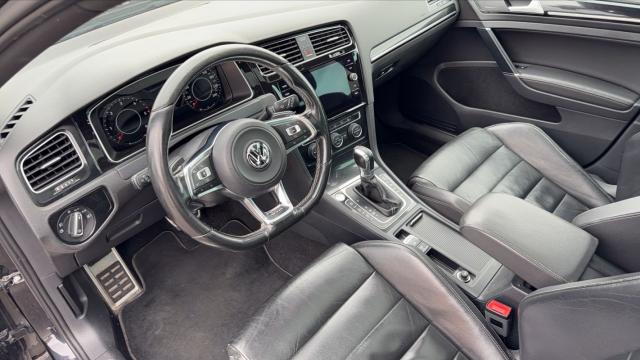 Volkswagen Golf image 6