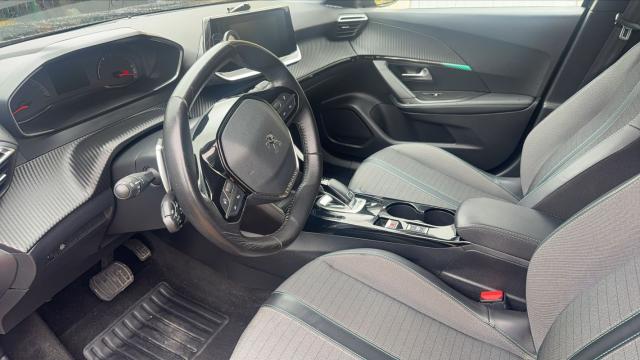 Peugeot 2008 image 1