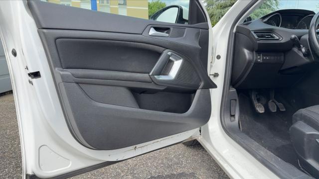 Peugeot 308 image 6
