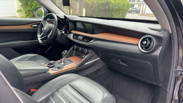 Alfa Romeo Stelvio image 4