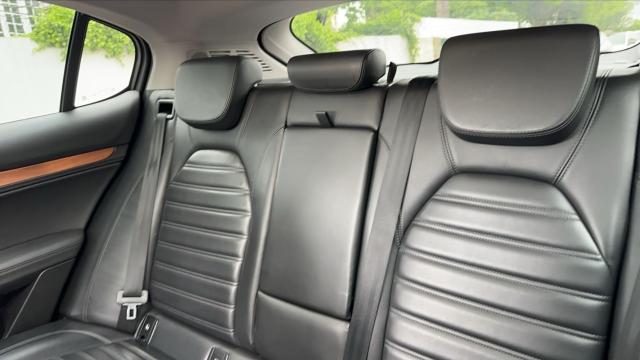 Alfa Romeo Stelvio image 7