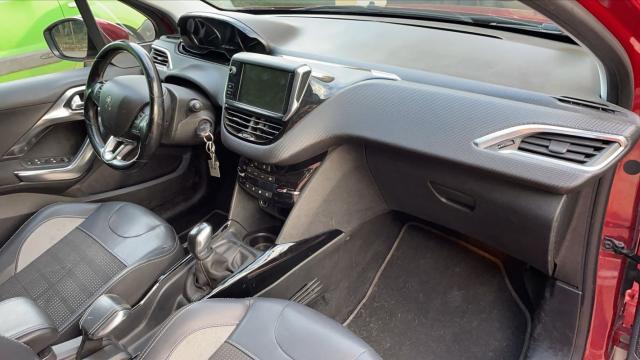 Peugeot 2008 image 2